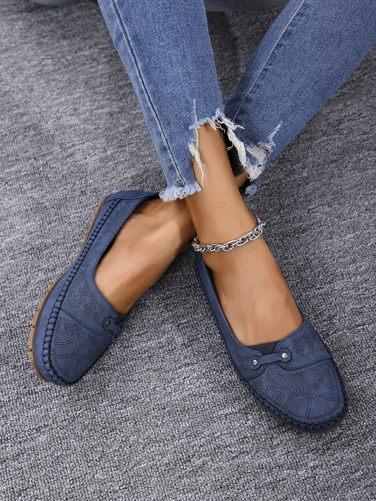 Large Size Popular Foreign Trade Stitched Laser Women's Flats Loafers Foreign Trade Cross-Border E-Commerce Supply Retro