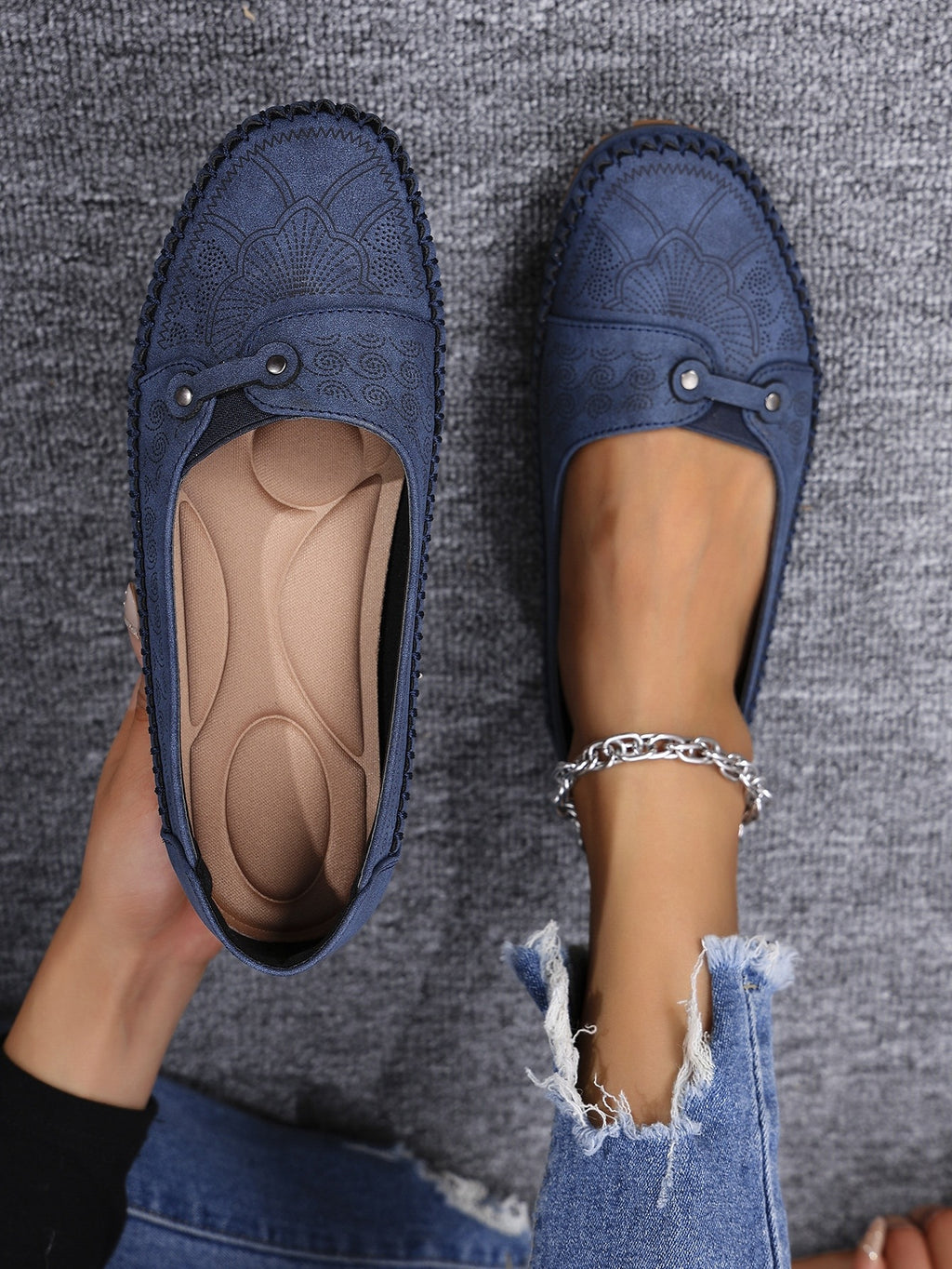 Large Size Popular Foreign Trade Stitched Laser Women's Flats Loafers Foreign Trade Cross-Border E-Commerce Supply Retro