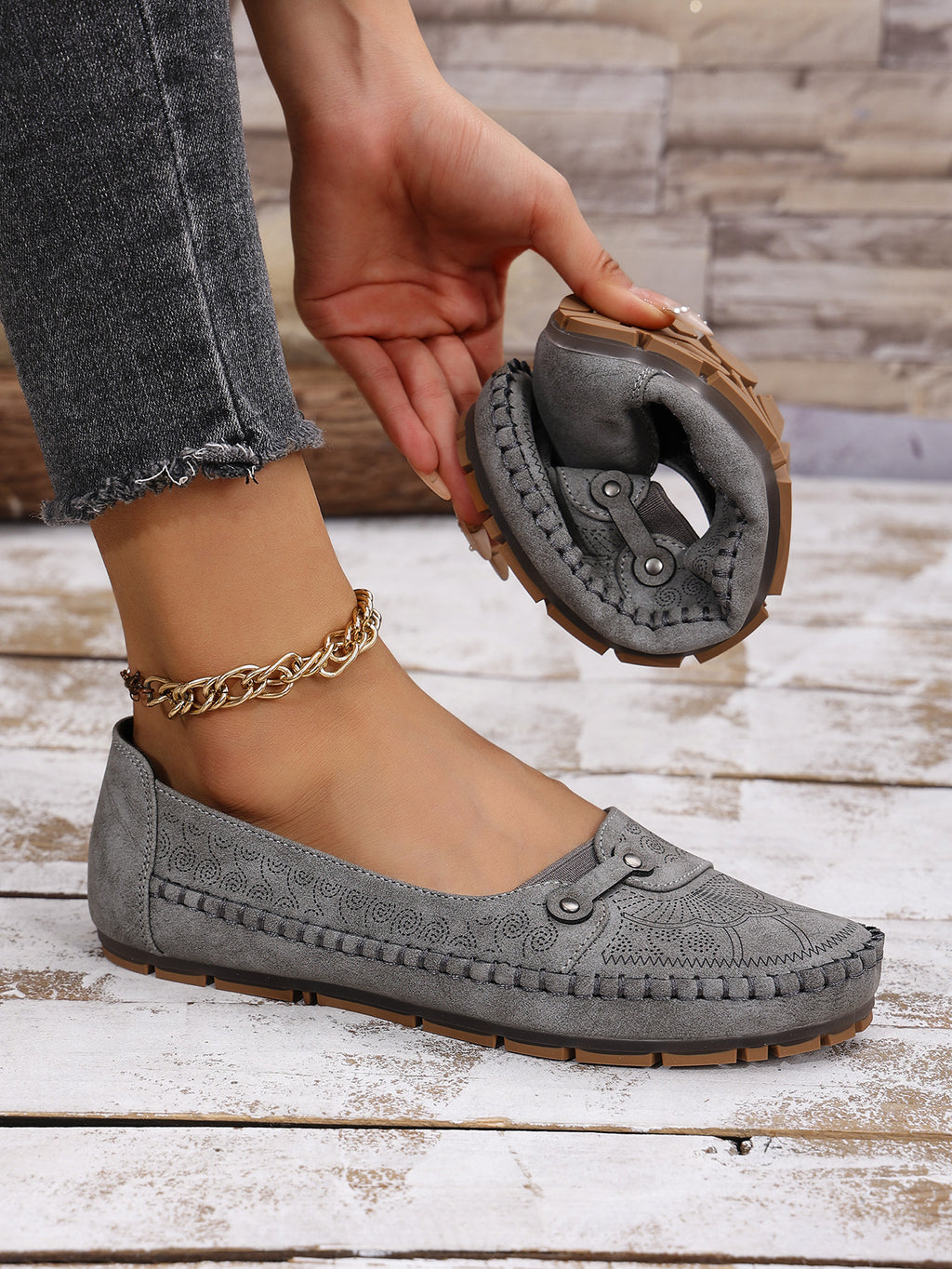 Large Size Popular Foreign Trade Stitched Laser Women's Flats Loafers Foreign Trade Cross-Border E-Commerce Supply Retro