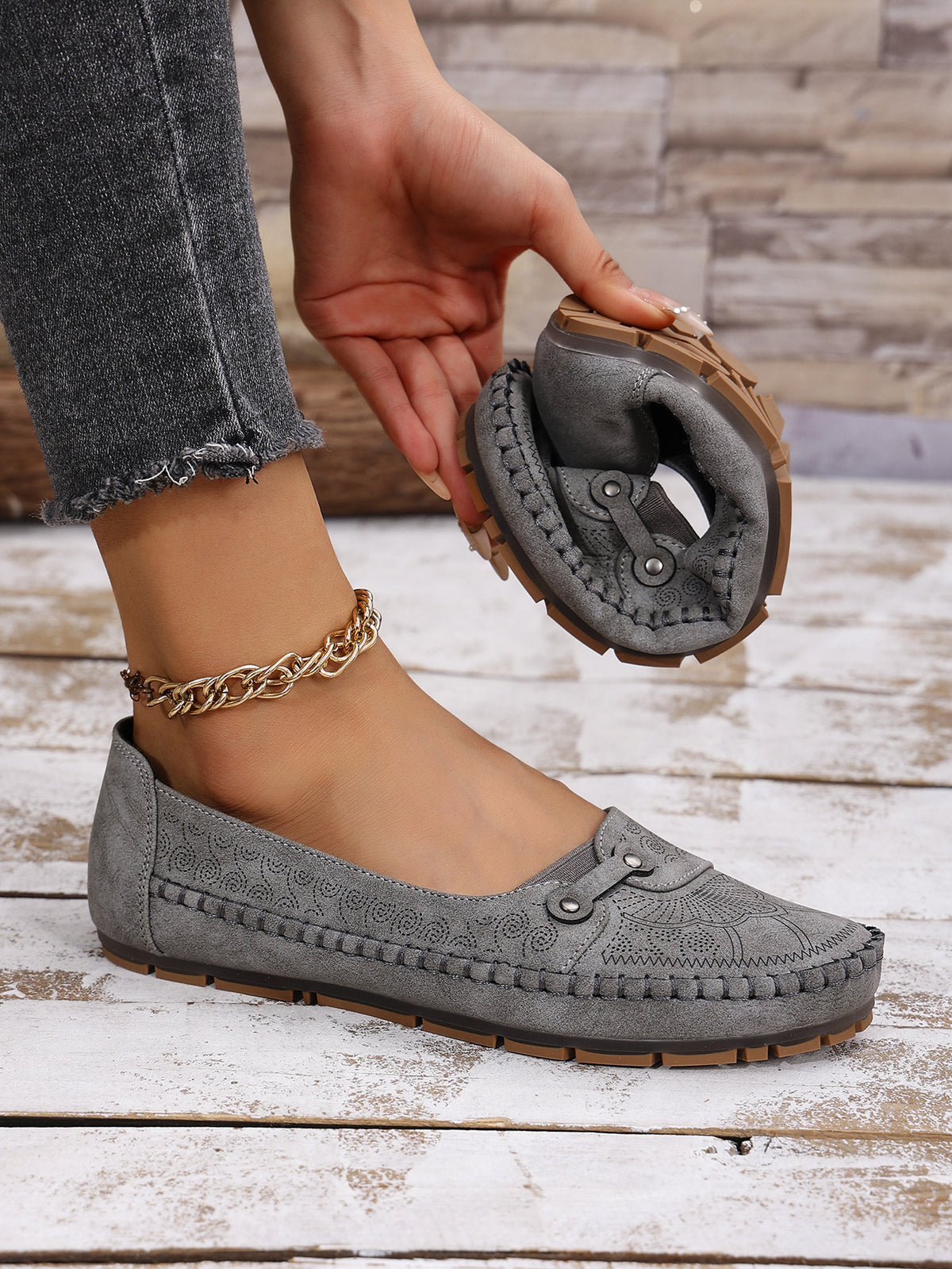 Large Size Popular Foreign Trade Stitched Laser Women's Flats Loafers Foreign Trade Cross-Border E-Commerce Supply Retro