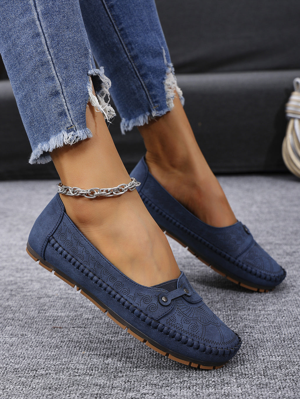 Large Size Popular Foreign Trade Stitched Laser Women's Flats Loafers Foreign Trade Cross-Border E-Commerce Supply Retro