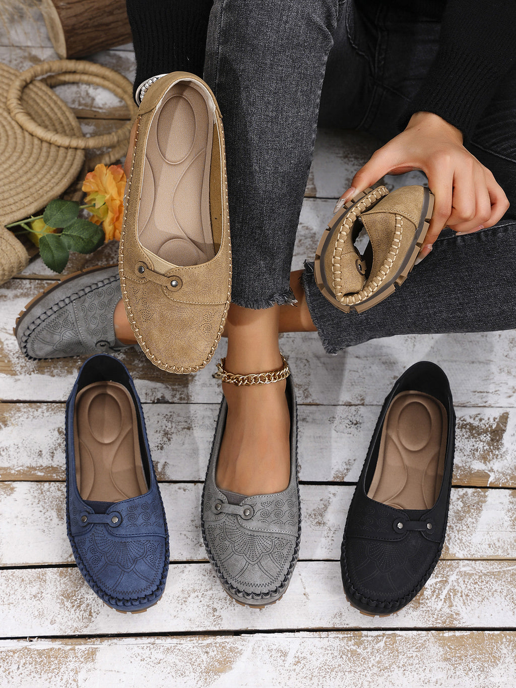 Large Size Popular Foreign Trade Stitched Laser Women's Flats Loafers Foreign Trade Cross-Border E-Commerce Supply Retro