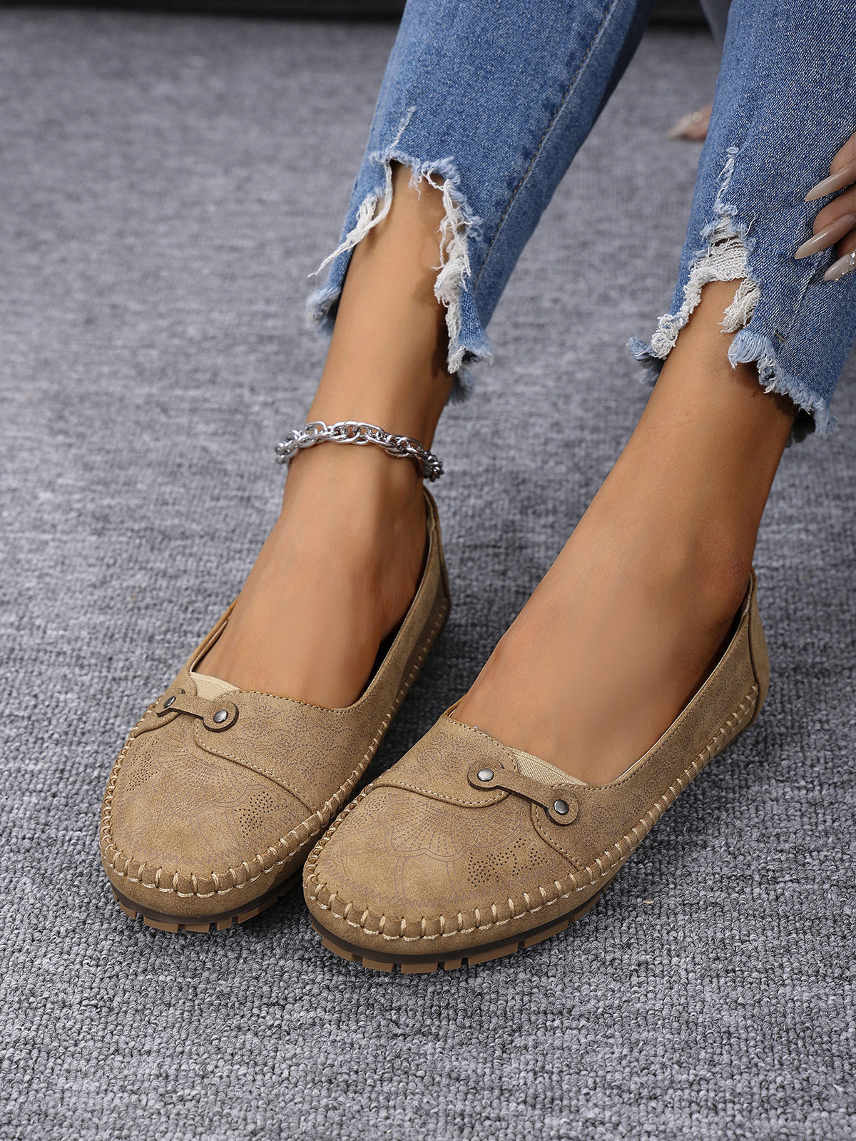 Large Size Popular Foreign Trade Stitched Laser Women's Flats Loafers Foreign Trade Cross-Border E-Commerce Supply Retro