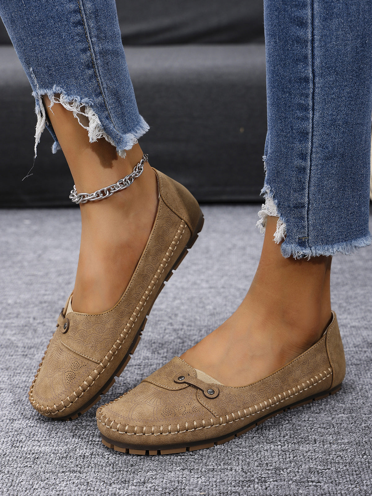 Large Size Popular Foreign Trade Stitched Laser Women's Flats Loafers Foreign Trade Cross-Border E-Commerce Supply Retro