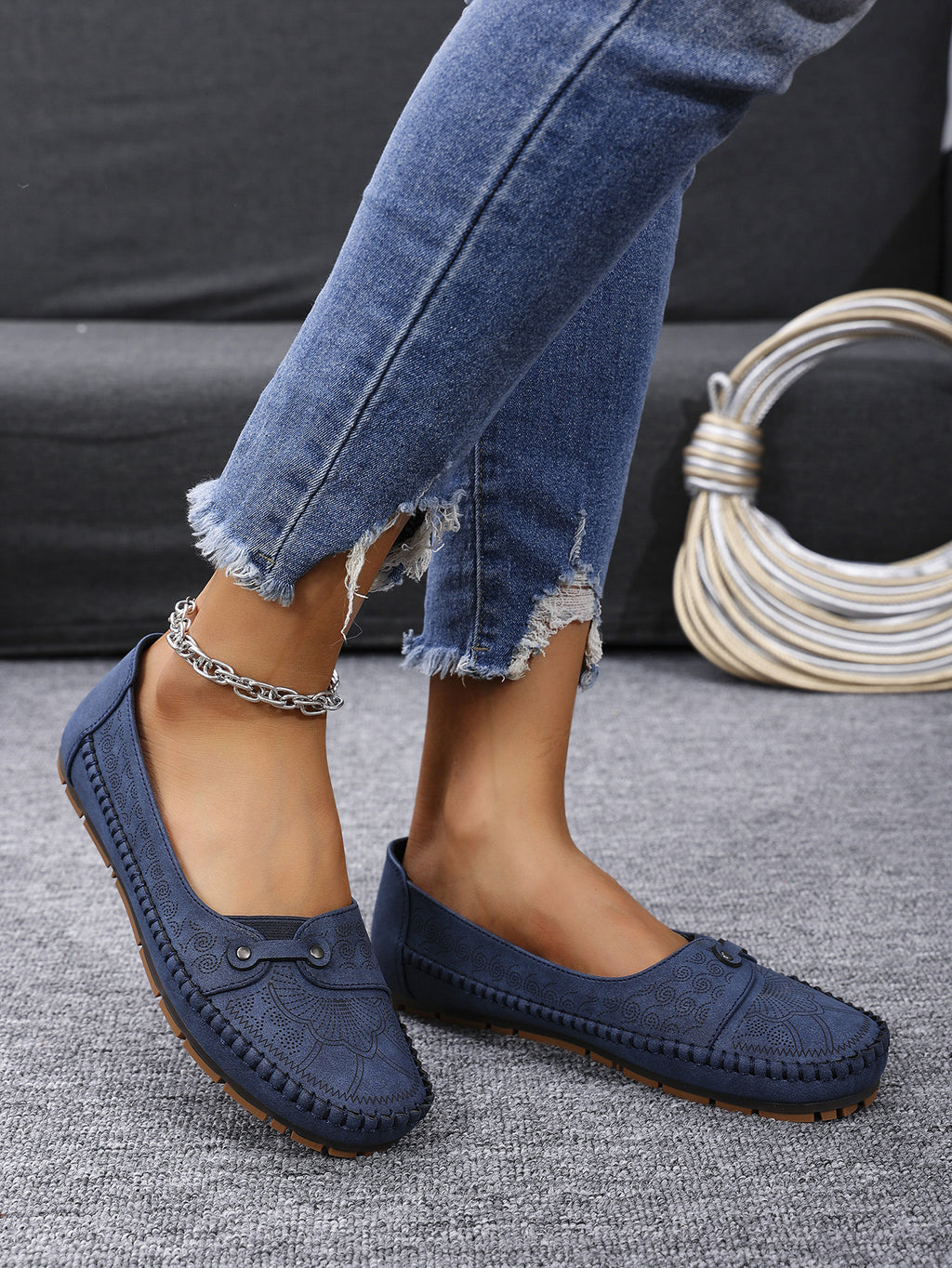 Large Size Popular Foreign Trade Stitched Laser Women's Flats Loafers Foreign Trade Cross-Border E-Commerce Supply Retro